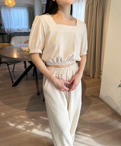 Jewelobe(ジュエローブ)の「ジョーゼットパフクロップドトップス×イージーパンツ セットアップ(セットアップ・レディース・ブラック/アイボリー・FREE)」の16枚目の写真