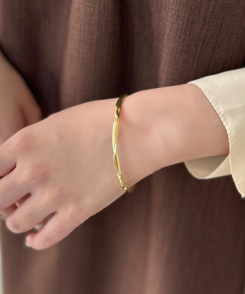 apres jour clair（アプレジュールクレア）の「【apres jour clair×ARIAZ】シンプルバングル（バングル/リストバンド・レディース・ゴールド/シルバー・FREE）」の3枚目の写真