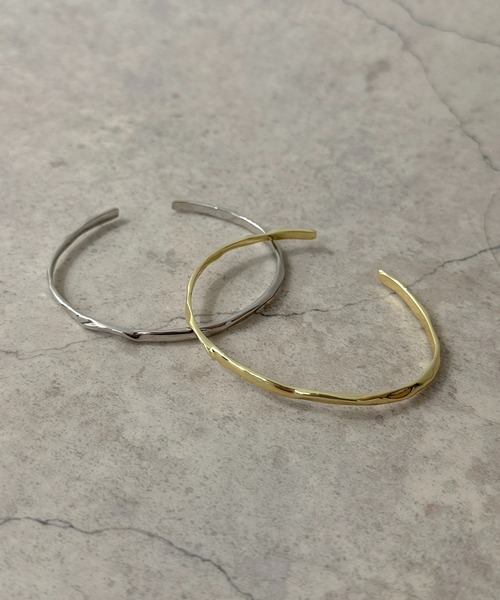 apres jour clair（アプレジュールクレア）の「【apres jour clair×ARIAZ】シンプルバングル（バングル/リストバンド・レディース・ゴールド/シルバー・FREE）」の4枚目の写真