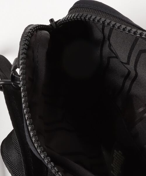 HUNTER（ハンター）の「【HUNTER/ハンター】U NYLON KEEPER PHONE POUCH（ナイロンキーパーフォンポーチ）（ショルダーバッグ・メンズ・ブラック・FREE）」の5枚目の写真