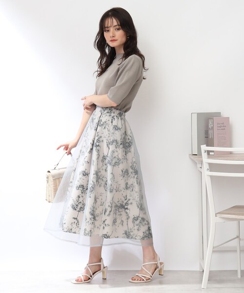 couture brooch（クチュールブローチ）の「◆【SS-LL/甘すぎない、大人フェミニン】オーガンジーフラワーレイヤードスカート（スカート・レディース・ライトグレー/ブラック・40/38/42/36/34）」の6枚目の写真