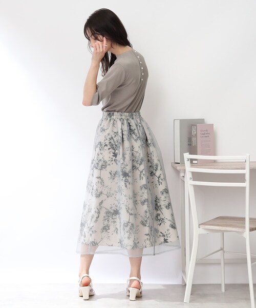 couture brooch（クチュールブローチ）の「◆【SS-LL/甘すぎない、大人フェミニン】オーガンジーフラワーレイヤードスカート（スカート・レディース・ライトグレー/ブラック・40/38/42/36/34）」の7枚目の写真