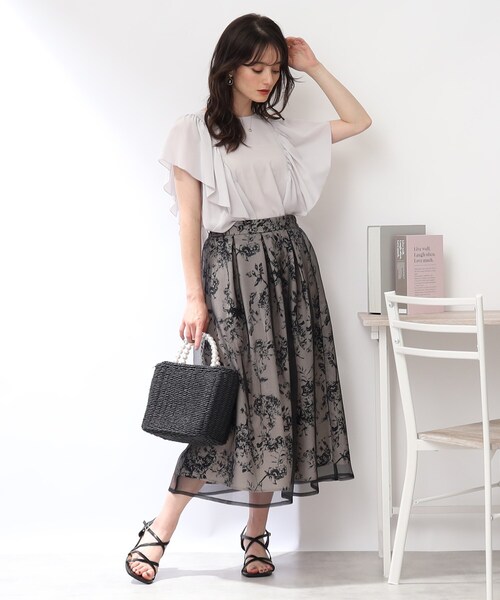 couture brooch（クチュールブローチ）の「◆【SS-LL/甘すぎない、大人フェミニン】オーガンジーフラワーレイヤードスカート（スカート・レディース・ライトグレー/ブラック・40/38/42/36/34）」の16枚目の写真