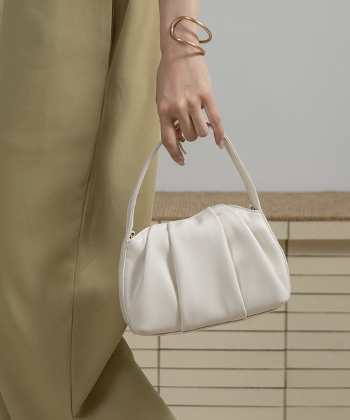 Amiur(エミレ)の「one handle gather bag(ショルダーバッグ・レディース・キャメル/アイボリー/ブラック・FREE)」の1枚目の写真