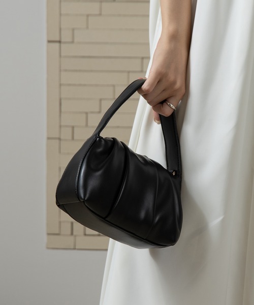 Amiur(エミレ)の「one handle gather bag(ショルダーバッグ・レディース・キャメル/アイボリー/ブラック・FREE)」の2枚目の写真