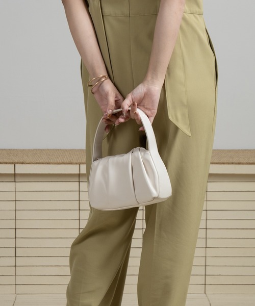 Amiur(エミレ)の「one handle gather bag(ショルダーバッグ・レディース・キャメル/アイボリー/ブラック・FREE)」の5枚目の写真