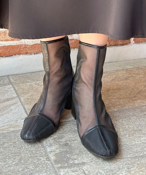 INGNI（イング）の「シアーショートブーツ（ブーツ・レディース・アイボリー/ブラック・L/M）」の3枚目の写真