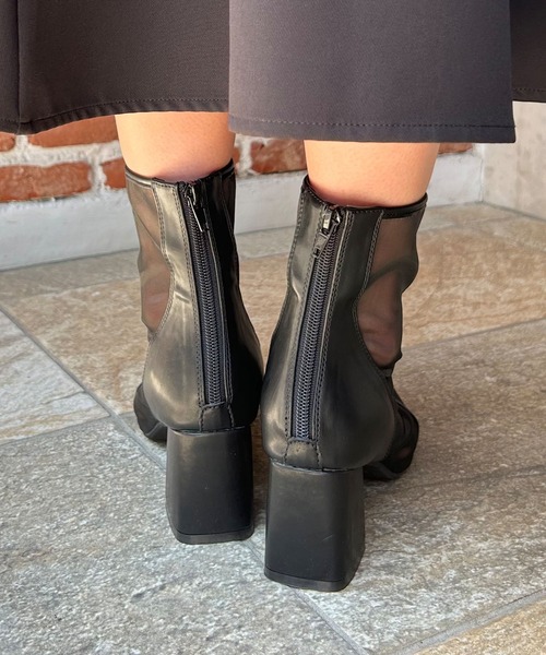 INGNI（イング）の「シアーショートブーツ（ブーツ・レディース・アイボリー/ブラック・L/M）」の4枚目の写真