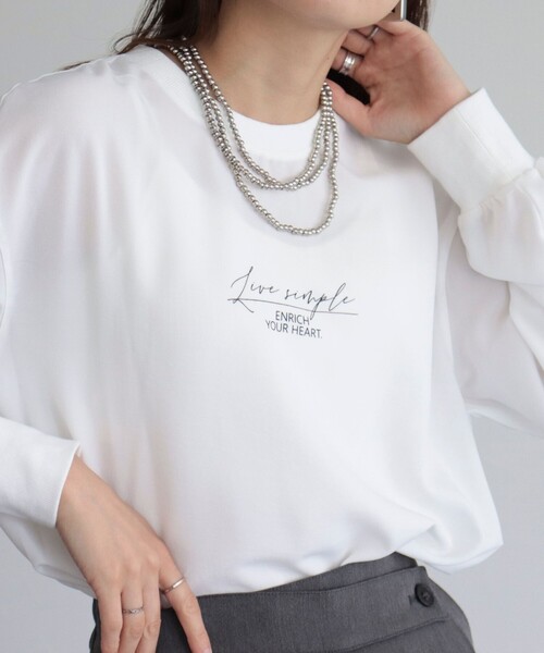 fredy emue（フレディエミュ）の「ちびプリント入りＴシャツブラウス（シャツ/ブラウス・レディース・オフホワイト/チャコールグレー/ネイビー/ライトグレー・38）」の2枚目の写真