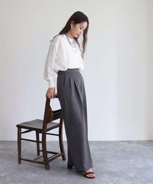 fredy emue（フレディエミュ）の「ちびプリント入りＴシャツブラウス（シャツ/ブラウス・レディース・オフホワイト/チャコールグレー/ネイビー/ライトグレー・38）」の6枚目の写真