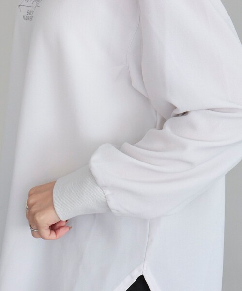 fredy emue（フレディエミュ）の「ちびプリント入りＴシャツブラウス（シャツ/ブラウス・レディース・オフホワイト/チャコールグレー/ネイビー/ライトグレー・38）」の13枚目の写真