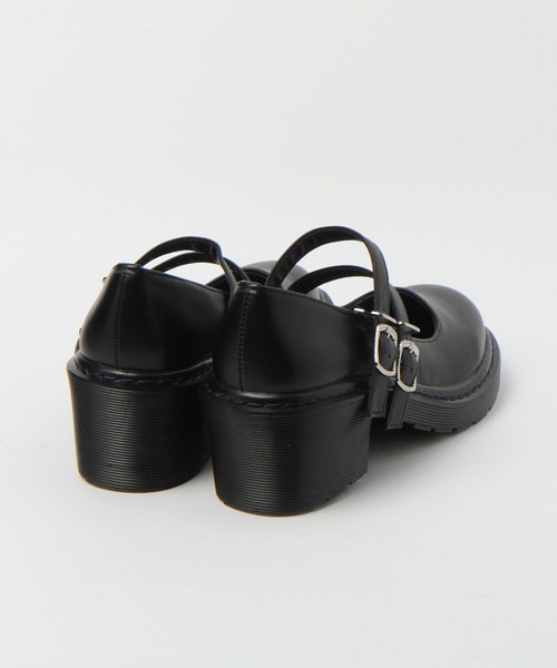 FOREVER 21（フォーエバー トゥエンティーワン）の「厚底メリージェーン（その他シューズ・レディース・ブラック・SMALL/MEDIUM/LARGE）」の4枚目の写真