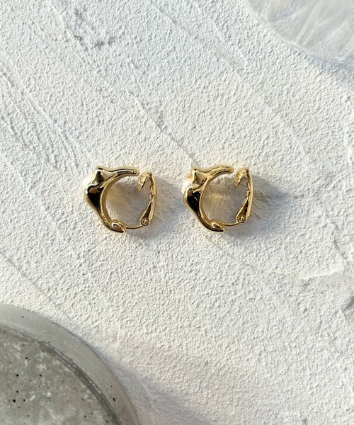 amplis(アンプリス)の「ワンポイントパールイヤリング/ink earring(イヤリング・レディース・イエローゴールド/シルバー・FREE)」の4枚目の写真