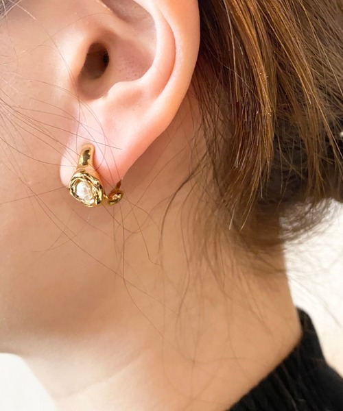 amplis(アンプリス)の「ワンポイントパールイヤリング/ink earring(イヤリング・レディース・イエローゴールド/シルバー・FREE)」の6枚目の写真