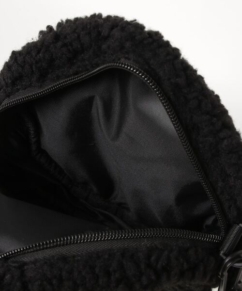 Lee(リー)の「【Lee】BOA POUCH(ショルダーバッグ・レディース・ブラック/ベージュ/グレー/アイボリー・FREE)」の6枚目の写真