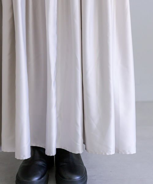 mystic(ミスティック)の「サテンティアードキャミワンピース(ワンピース・レディース・ライトグレー/チャコールグレー/ブラック・1/2)」の18枚目の写真