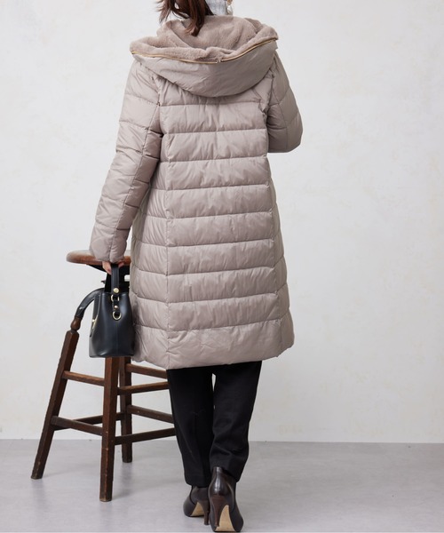 Chez toi（シェトワ）の「フード裏ファーロングダウン（ダウン