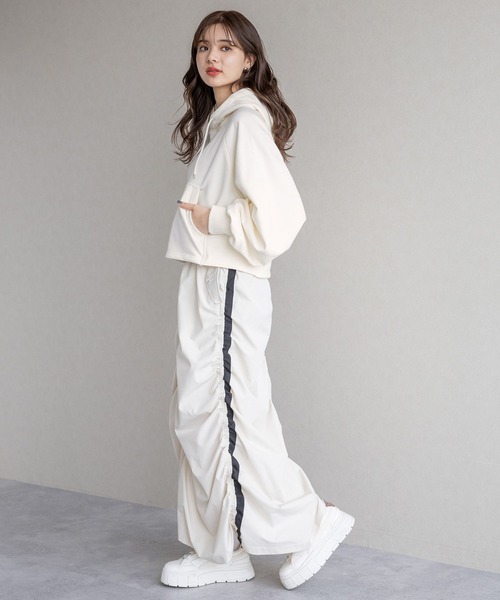 RAGEBLUE（レイジブルー）の「フラワー刺繍ショートパーカー