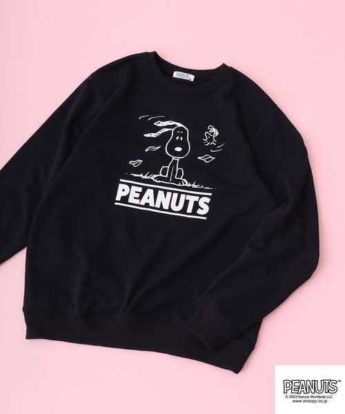 PEANUTS(ピーナッツ)の「PEANUTS スヌーピー 裏毛 プリント トレーナー(スウェット・レディース・ホワイト/杢グレー/チャコール/ブラック/アーミー/ライトピンク・M/L/LL)」の3枚目の写真