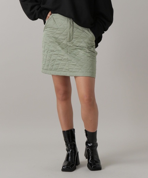 FOREVER 21（フォーエバー トゥエンティーワン）の「キルティングミニスカート（スカート・レディース・カーキ/グレー/ブラック・SMALL/MEDIUM）」の13枚目の写真