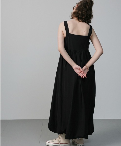 saloon（サルーン）の「SALOON(サルーン)/　ギャザーバルーンキャミワンピース【手洗い可】ロング丈（ワンピース・レディース・ベージュ/ブラック/グリーン・FREE）」の9枚目の写真