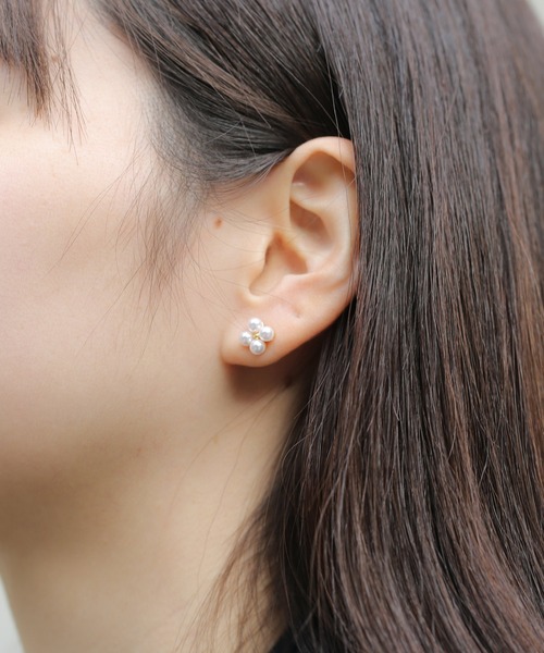 Peony（ピオニー）の「【Peony/ピオニー】/ワンポイント　スクエアパールピアス（ピアス（両耳用）・レディース・ピンクゴールド/ゴールド/シルバー・FREE）」の3枚目の写真