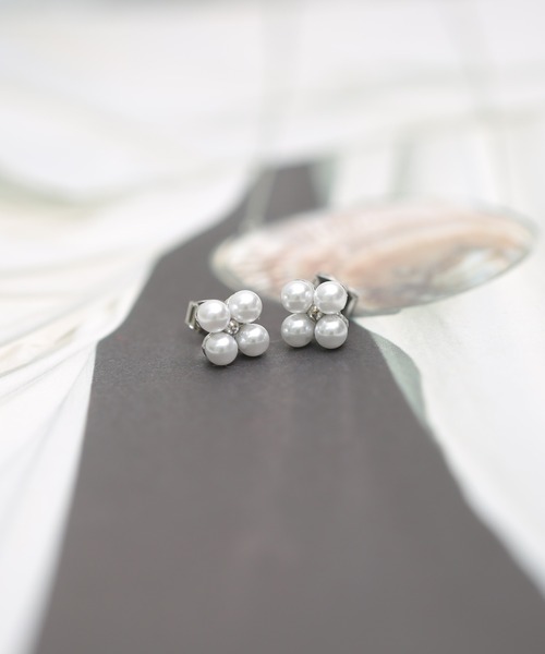 Peony（ピオニー）の「【Peony/ピオニー】/ワンポイント　スクエアパールピアス（ピアス（両耳用）・レディース・ピンクゴールド/ゴールド/シルバー・FREE）」の11枚目の写真