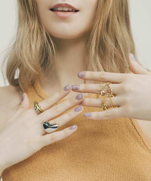 SMELLY（スメリー）の「オーバーラップリング（リング・レディース・ゴールド・-）」の2枚目の写真