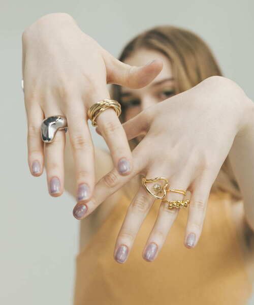SMELLY（スメリー）の「オーバーラップリング（リング・レディース・ゴールド・-）」の6枚目の写真