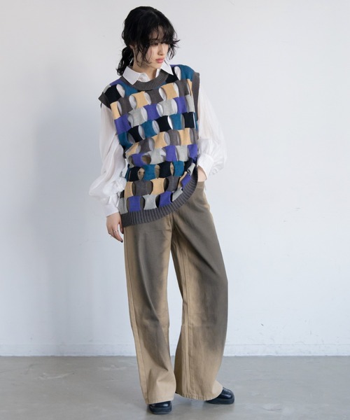 VACANCY（ヴァカンシー）の「【ユニセックス】ブロックホールニットベスト（ベスト・レディース・チャコールグレー/ネイビー・FREE）」の18枚目の写真
