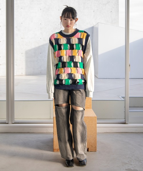 VACANCY（ヴァカンシー）の「【ユニセックス】ブロックホールニットベスト（ベスト・レディース・チャコールグレー/ネイビー・FREE）」の21枚目の写真