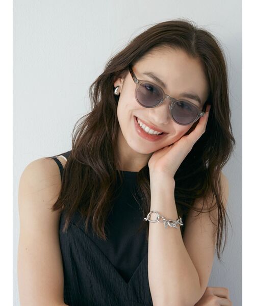 Ungrid(アングリッド)の「べっ甲テンプルカラーサングラス(サングラス・レディース・グリーン/ブラウン/グレー・FREE)」の2枚目の写真