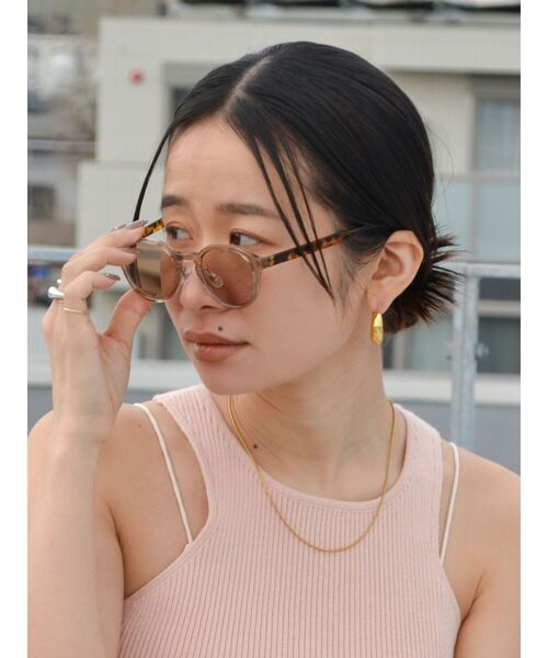 Ungrid(アングリッド)の「べっ甲テンプルカラーサングラス(サングラス・レディース・グリーン/ブラウン/グレー・FREE)」の14枚目の写真