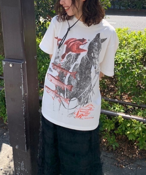 THEATRE PRODUCTS(シアタープロダクツ)の「【スパイク 小川暖奈×THEATREPRODUCTS コラボ】SEASIDE AND RIVER コラージュ半袖Tシャツ(Tシャツ/カットソー・レディース・ホワイト/ブラック・FREE)」の2枚目の写真
