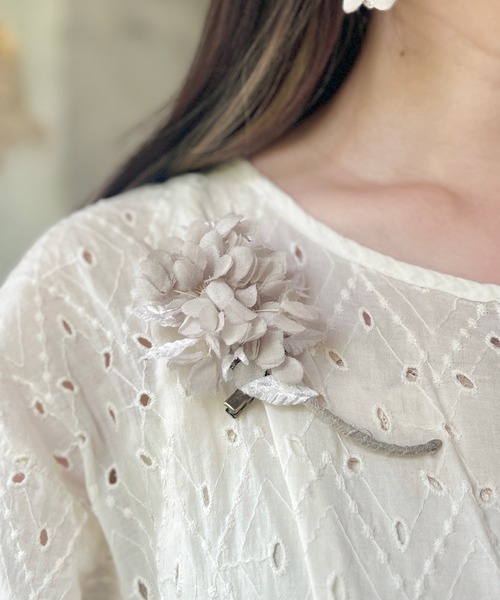 m.soeur（エムスール）の「あじさいとリーフのコサージュ（ブローチ/コサージュ・レディース・パープル/グリーン・FREE）」の3枚目の写真