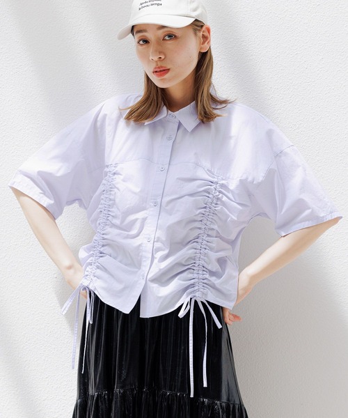 LAKOLE（ラコレ）の「ドロストクロップドシャツ / 126887（シャツ/ブラウス・レディース・チャコール/ライトブルー/オフホワイト/ライトイエロー・MEDIUM/SMALL）」の3枚目の写真