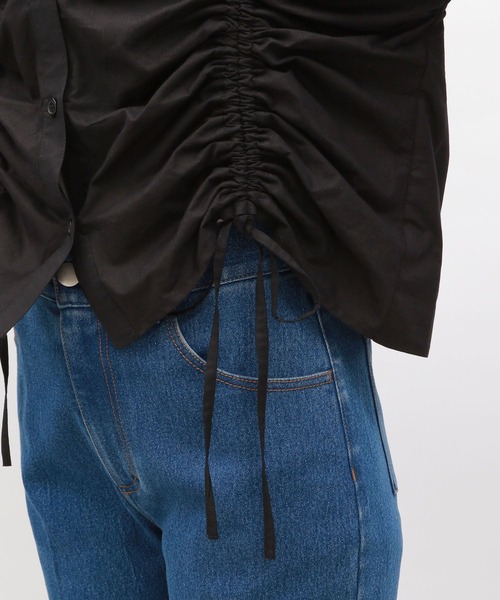 LAKOLE（ラコレ）の「ドロストクロップドシャツ / 126887（シャツ/ブラウス・レディース・チャコール/ライトブルー/オフホワイト/ライトイエロー・MEDIUM/SMALL）」の6枚目の写真