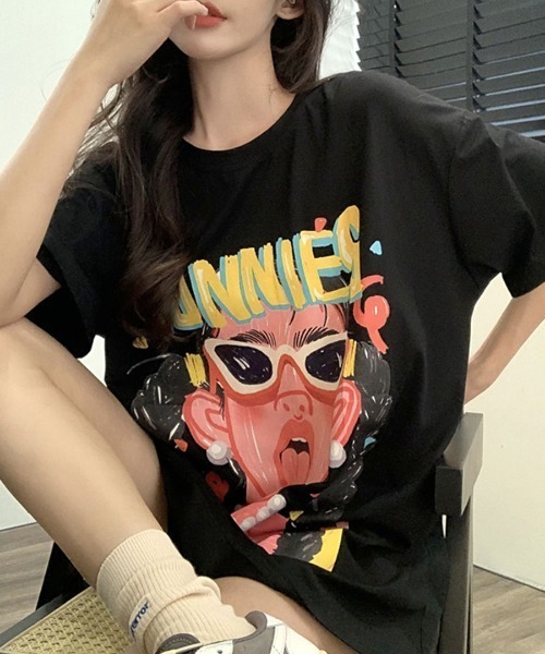 REMUR(レミュール)の「プリントTシャツ オーバーサイズ 半袖(Tシャツ/カットソー・レディース・モカ/ブラック・FREE)」の6枚目の写真