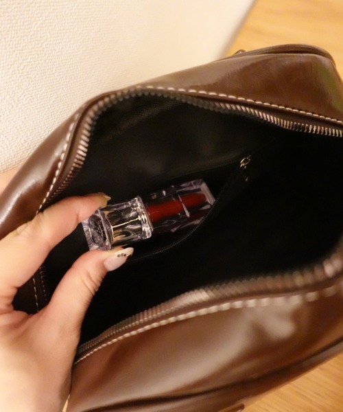 ECREL（エクレール）の「クラシカルミニボストンバッグ / ショルダーバッグ / 500mlペットボトル収納可能（ボストンバッグ・レディース・レッド/ブラック/ブラウン・FREE）」の5枚目の写真