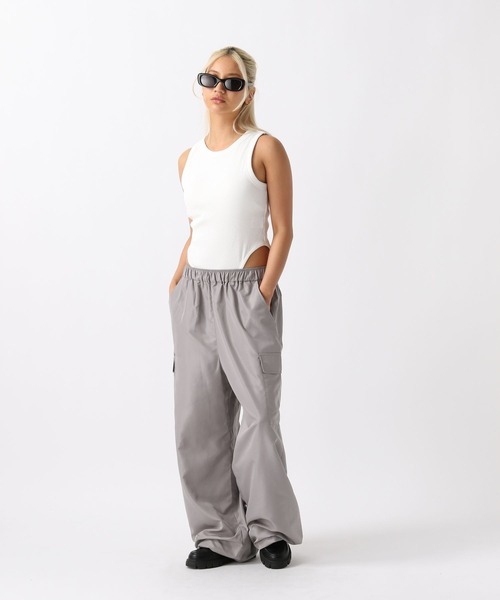 FOREVER 21（フォーエバー トゥエンティーワン）の「【2024SS】ノースリーブボディスーツ（タンクトップ・レディース・ブラック/オフホワイト・MEDIUM/SMALL）」の9枚目の写真