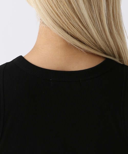 FOREVER 21（フォーエバー トゥエンティーワン）の「【2024SS】ノースリーブボディスーツ（タンクトップ・レディース・ブラック/オフホワイト・MEDIUM/SMALL）」の17枚目の写真