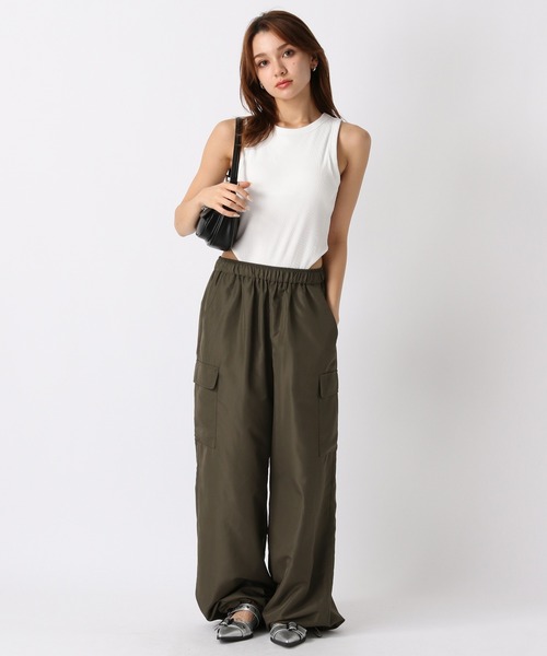 FOREVER 21（フォーエバー トゥエンティーワン）の「【2024SS】ノースリーブボディスーツ（タンクトップ・レディース・ブラック/オフホワイト・MEDIUM/SMALL）」の22枚目の写真