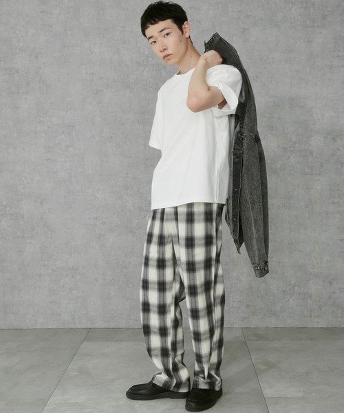 THE STANDARD（ザスタンダード）の「WEGO/オンブレチェックイージーパンツ（スラックス・メンズ・ブラック系その他2/ホワイト系その他2・MEDIUM/LARGE）」の17枚目の写真