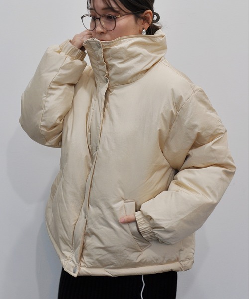 Meli rich（メリーリッチ）の「シャイニーワッシャーショート丈フェイクダウンジャケット（ダウンジャケット/コート・レディース・ベージュ/ミント/グレー/ブラック・MEDIUM）」の3枚目の写真