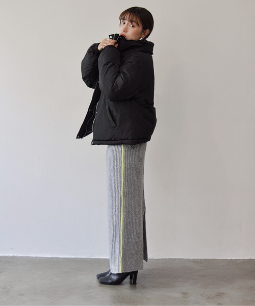 Meli rich（メリーリッチ）の「シャイニーワッシャーショート丈フェイクダウンジャケット（ダウンジャケット/コート・レディース・ベージュ/ミント/グレー/ブラック・MEDIUM）」の14枚目の写真