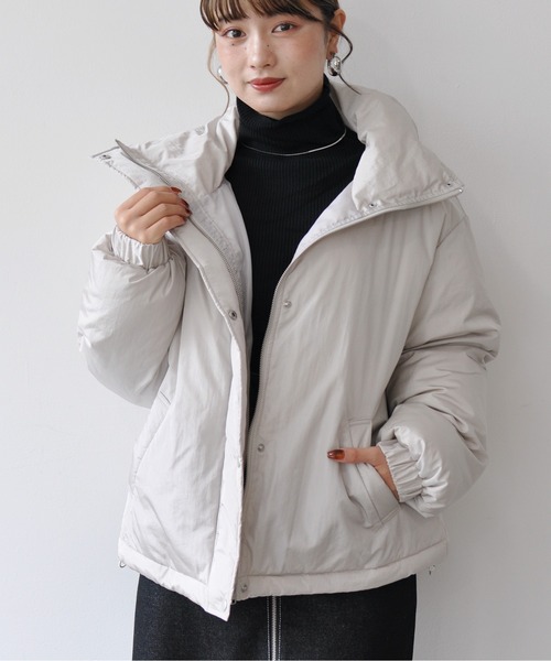 Meli rich（メリーリッチ）の「シャイニーワッシャーショート丈フェイクダウンジャケット（ダウンジャケット/コート・レディース・ベージュ/ミント/グレー/ブラック・MEDIUM）」の18枚目の写真