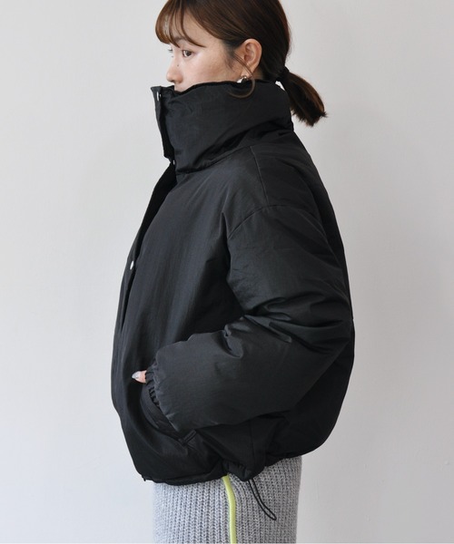 Meli rich（メリーリッチ）の「シャイニーワッシャーショート丈フェイクダウンジャケット（ダウンジャケット/コート・レディース・ベージュ/ミント/グレー/ブラック・MEDIUM）」の11枚目の写真