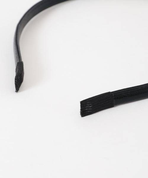 SMELLY(スメリー)の「スリムフェイクレザーカチューシャ(カチューシャ・レディース・シルバー/ブラック・-)」の12枚目の写真