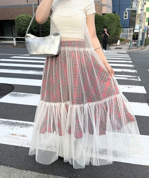 VIBGYOR(ヴィブジョー)の「SS裾フリルロングスカート(se)(スカート・レディース・グリーン/レッド/ネイビー/ブラック/ベージュ・FREE)」の16枚目の写真