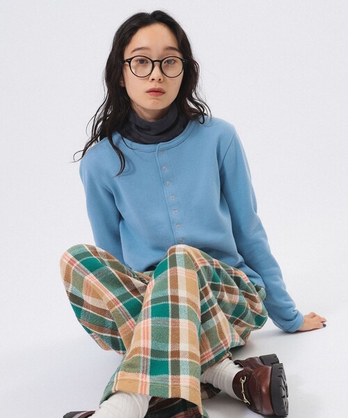 BEAMS BOY（ビームスボーイ）の「リングドット カーディガン 24AW（カーディガン/ボレロ・レディース・ピンク/チャコールグレー/サックスブルー/ネイビー・2/1）」の9枚目の写真